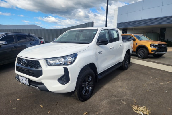 2024 Toyota HiLux 2L46590EU SR Ute