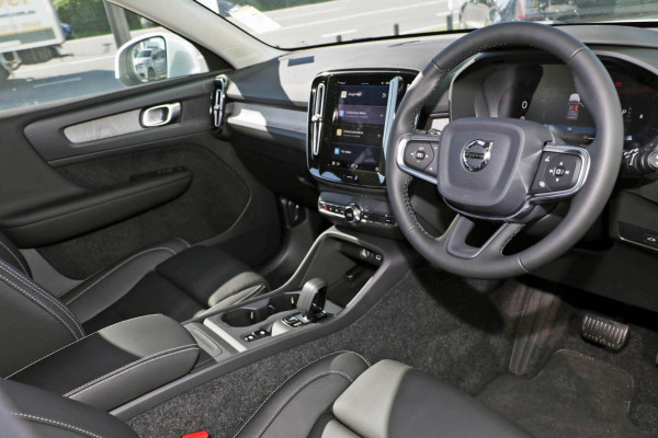 2024 MY25 Volvo XC40 XZ Plus B4 SUV Image 6