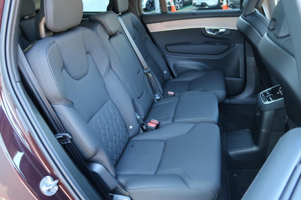 2025 MY26 Volvo XC90 L Series Plus T8 Plug-in Hybrid Dark SUV Image 14