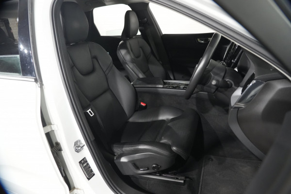 2021 Volvo XC60 UZ D4 Momentum SUV