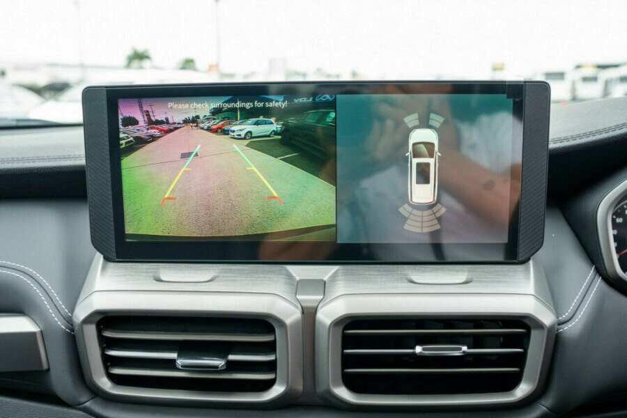 2024 MY25 LDV D90 SV9A Executive SUV Image 10