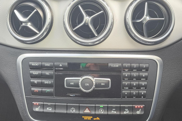 2015 Mercedes-Benz GLA-Class X156 GLA250 SUV Image 16