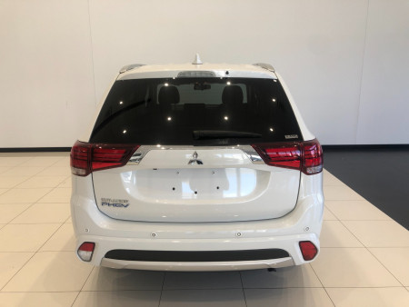 2017 Mitsubishi Outlander ZK PHEV LS Awd wagon Image 5