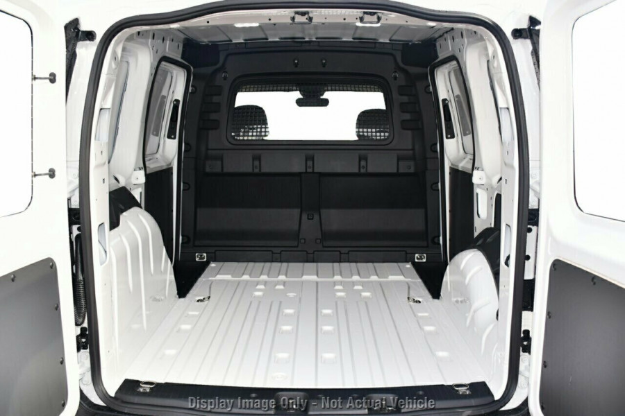 2026 Volkswagen Caddy 5 TDI320 SWB Van Image 19