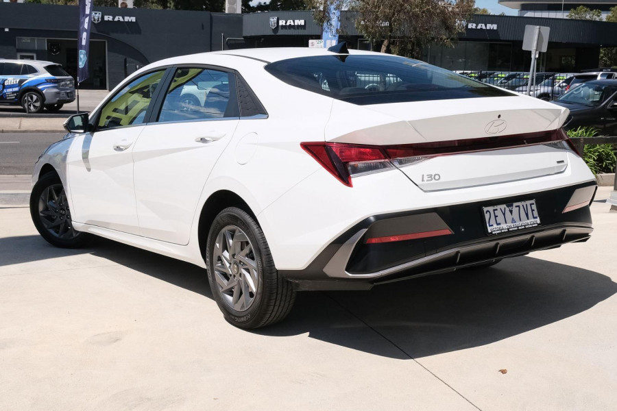 2026 Hyundai i30 CN7.V4 Hybrid Sedan Image 2