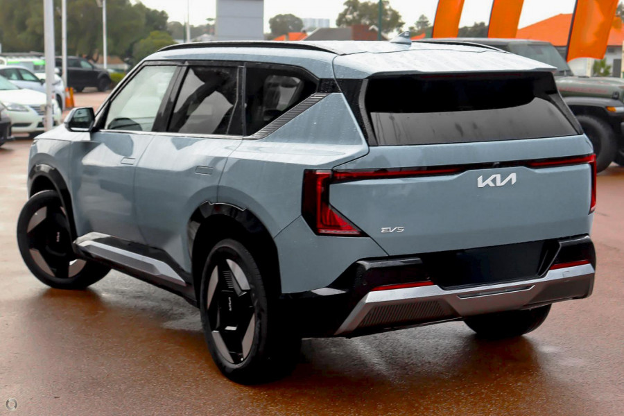 2026 Kia EV5 OVc Earth SUV Image 3