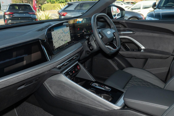 2025 Audi SQ5 GU  SUV image 8
