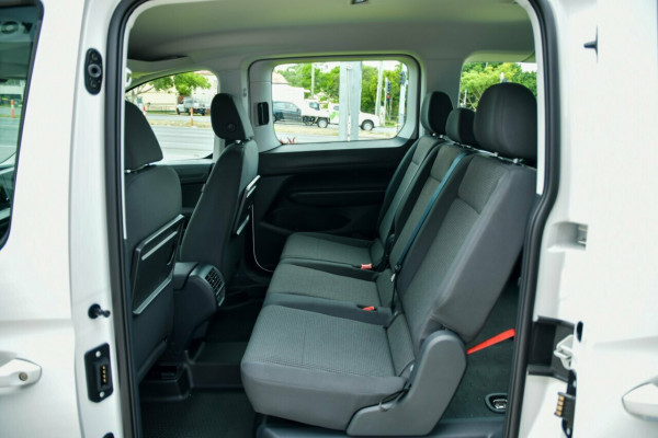 2026 Volkswagen Caddy 5 Crewvan Van Image 8