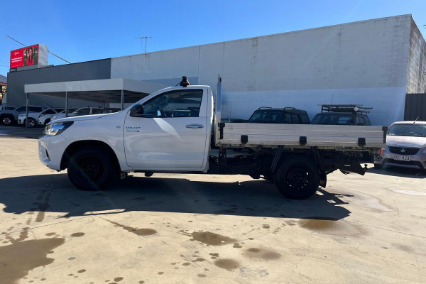 2017 Toyota HiLux GUN123R SR Cab Chassis Image 4