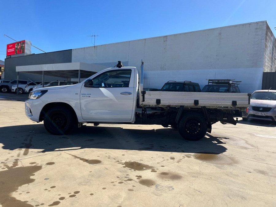 2017 Toyota HiLux GUN123R SR Cab Chassis Image 4
