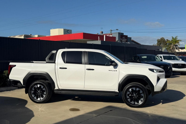 2025 Toyota HiLux GUN126R SR5 48V Ute Image 8