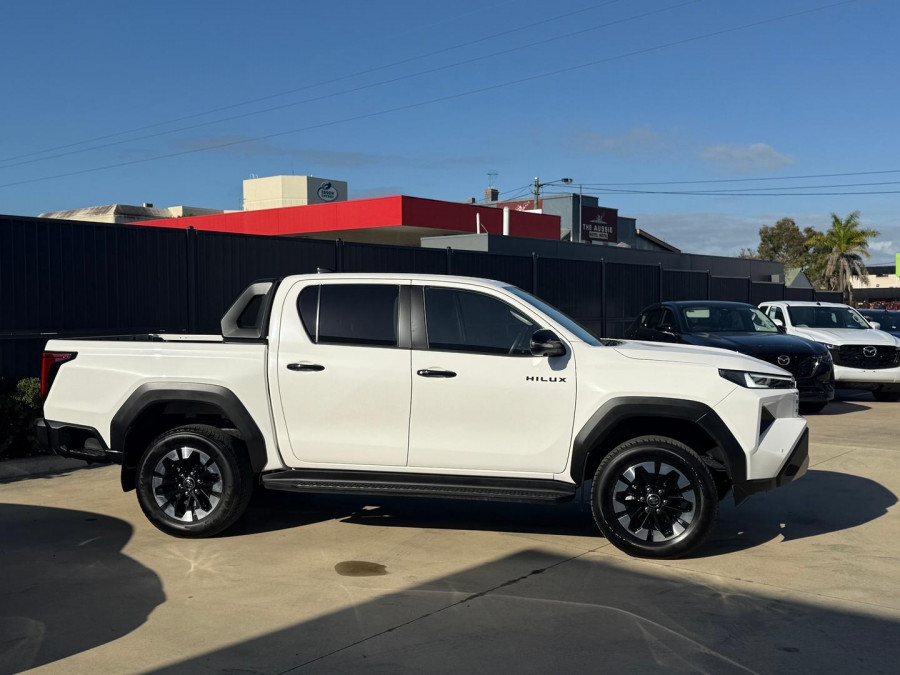 2025 Toyota HiLux GUN126R SR5 48V Ute Image 8