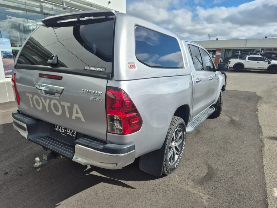 2018 Toyota HiLux  SR5 Double Cab Pick Up Image 11