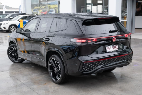 2025 MY26 Volkswagen Tayron R4 195TSI R-Line SUV Image 2
