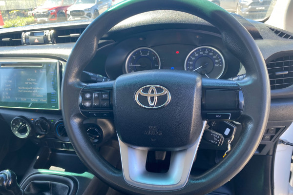 2019 Toyota HiLux  SR Dual Cab Cab Chassis Image 9