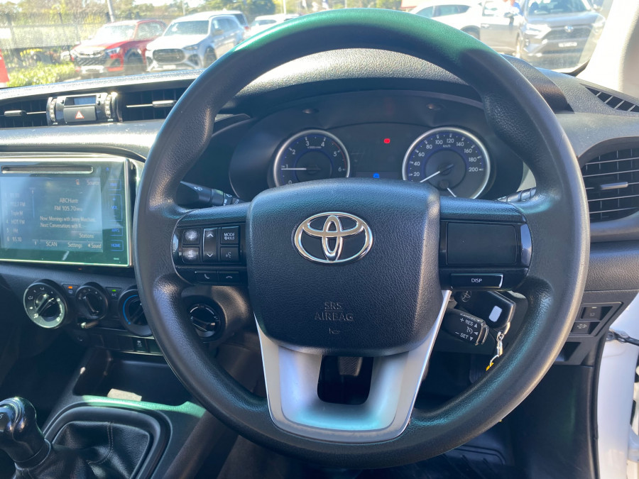 2019 Toyota HiLux  SR Dual Cab Cab Chassis Image 9