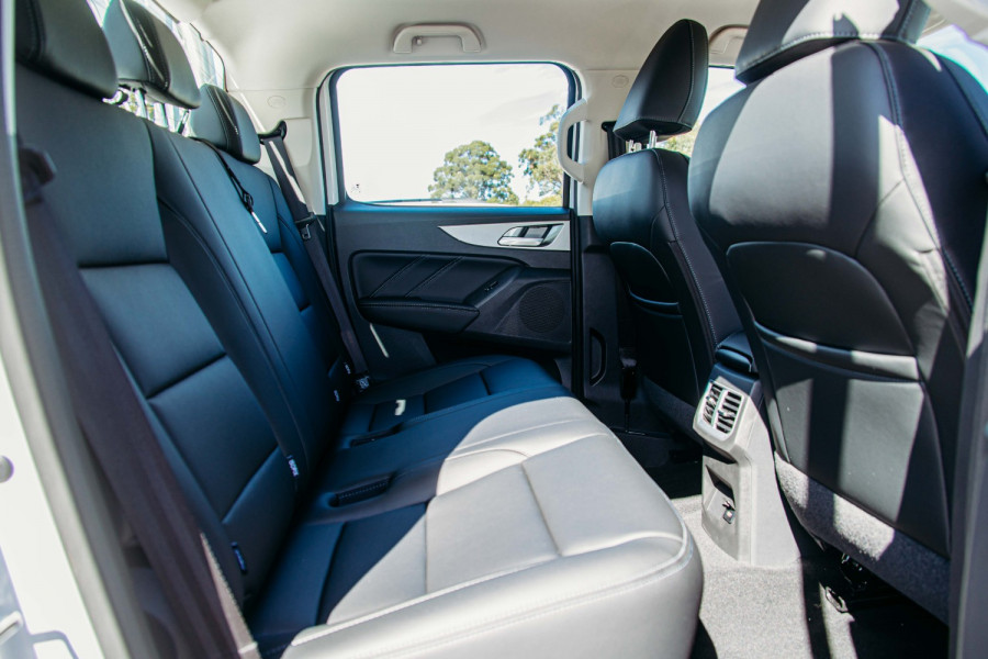 2025 MY24 GWM Ute NPW Cannon Premium CC Cab Chassis Image 25