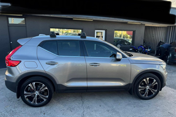 2020 Volvo XC40 XZ T4 Inscription SUV Image 5