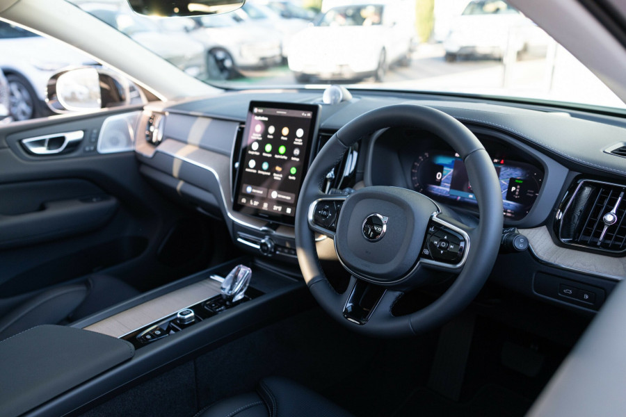 2026 Volvo XC60 UZ Ultra T8 Plug-in Hybrid Dark SUV Image 15