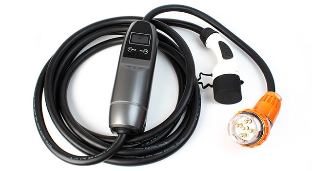 Portable 32amp charging cable - Type 2 to 5 pin<sup>[C2]</sup>.