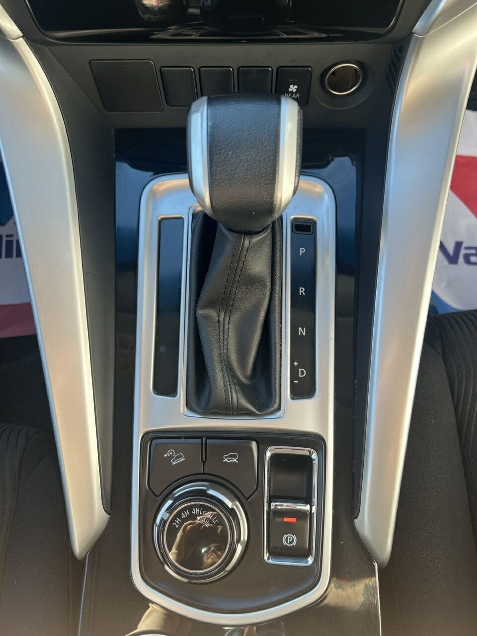 2016 Mitsubishi Pajero Sport QE GLX SUV Image 20