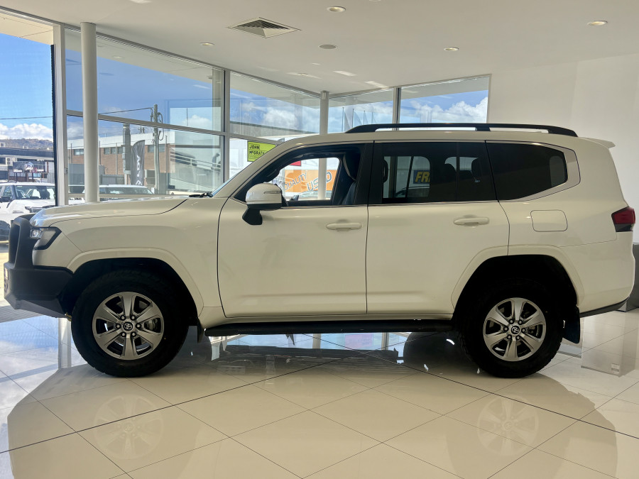 2022 Toyota LandCruiser FJA300R VX SUV Image 8