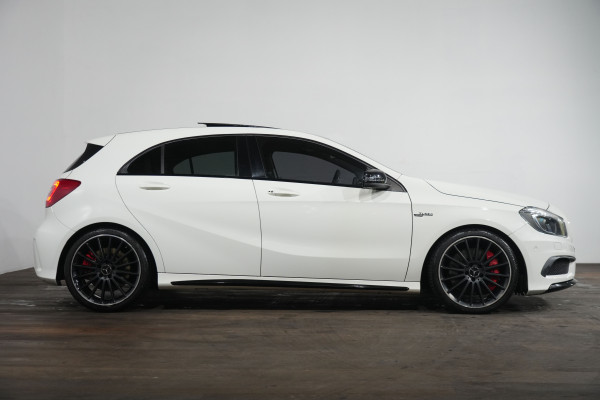 2015 Mercedes-Benz A-Class A45 AMG Hatch image 4