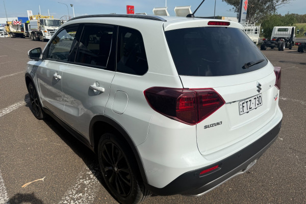 2024 Suzuki Vitara Turbo Wagon Image 6