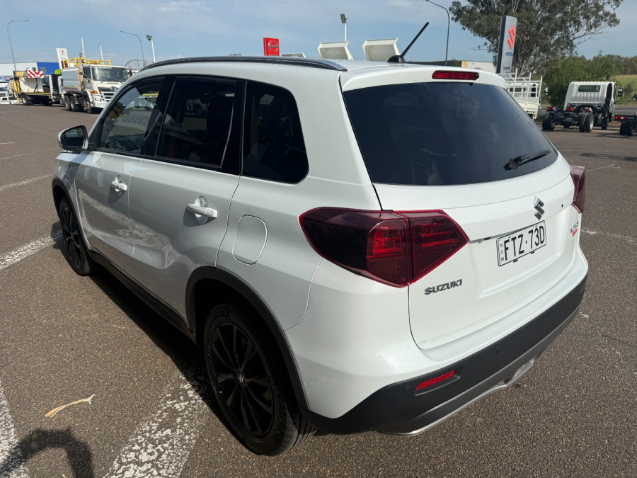 2024 Suzuki Vitara Turbo Wagon Image 6