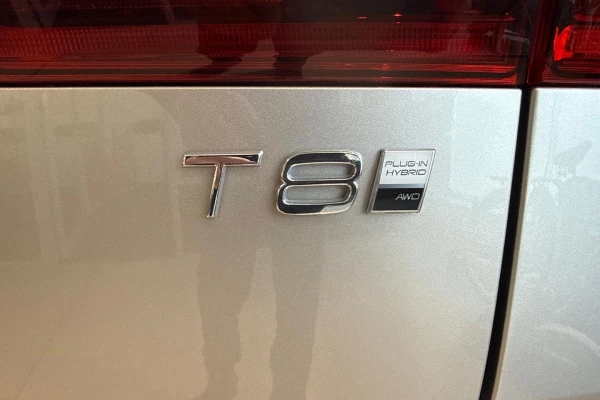 2026 Volvo XC60 UZ Ultra T8 Plug-in Hybrid Dark SUV Image 13