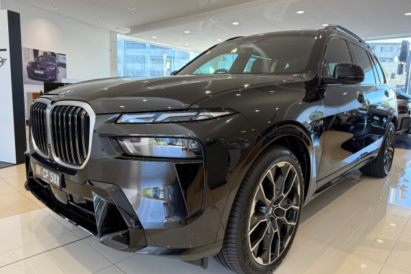 2023 BMW X7 40d G07 M Sport SUV Image 4
