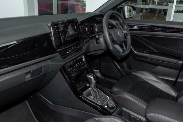 2025 Volkswagen T-Roc D11 R SUV image 8