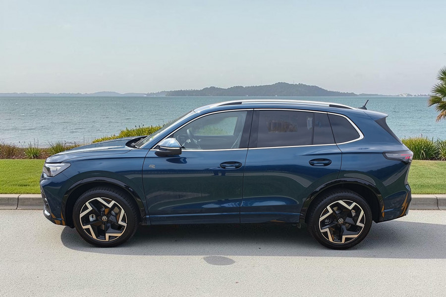 2025 Volkswagen Tiguan CT 150TSI R-Line SUV Image 2