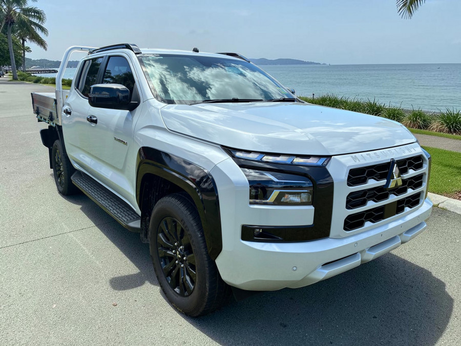 2025 Mitsubishi Triton MV  GSR Cab Chassis Image 1