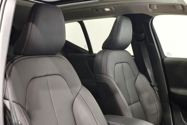 2025 MY26 Volvo XC40 XZ Ultra B4 Bright SUV Image 8