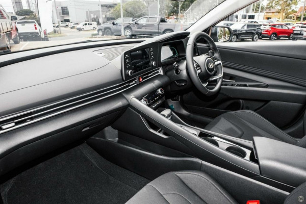 2025 Hyundai i30 CN7.V2 Hybrid Sedan Image 8