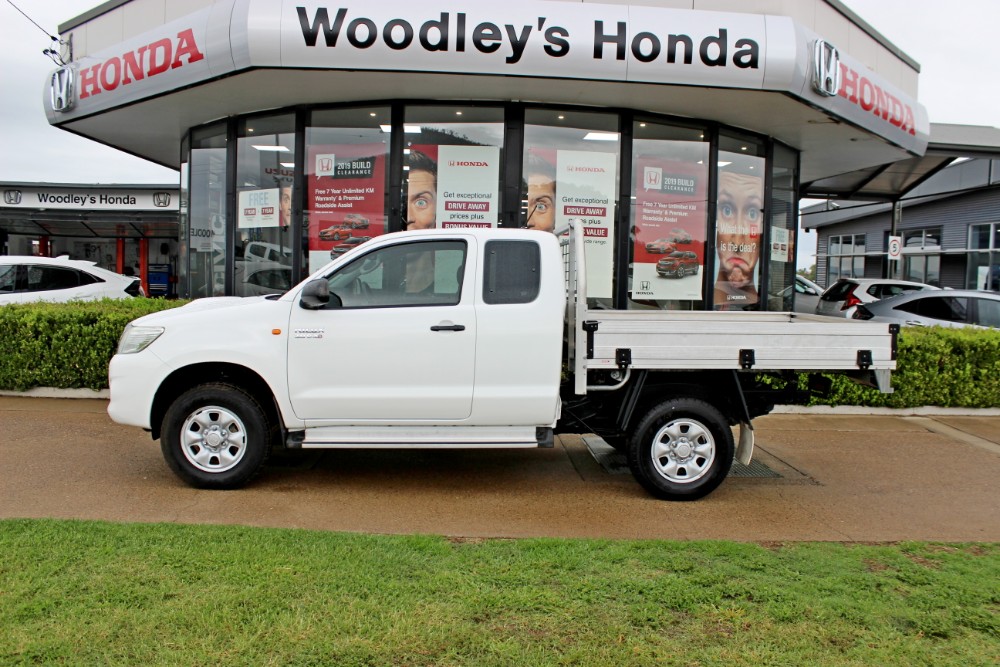 2011 MY10 Toyota HiLux KUN26R  SR Cab Chassis Image 5