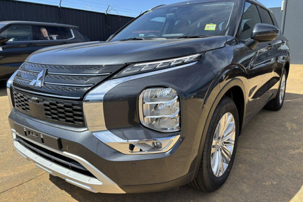 2024 Mitsubishi Outlander ZM LS SUV