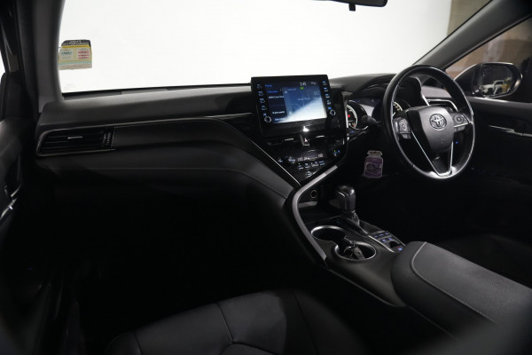 2021 Toyota Camry SX Hybrid Sedan Image 13