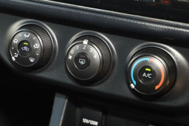 2014 Toyota Corolla ZRE172R SX Sedan