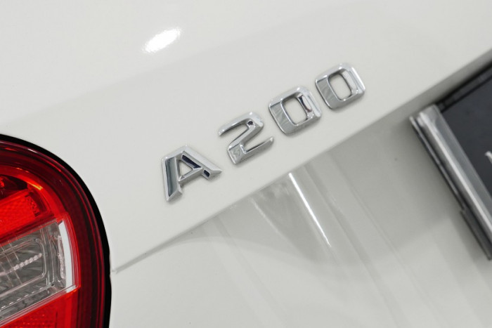 2014 Mercedes-Benz A Class W176 A200 Hatchback Image 20