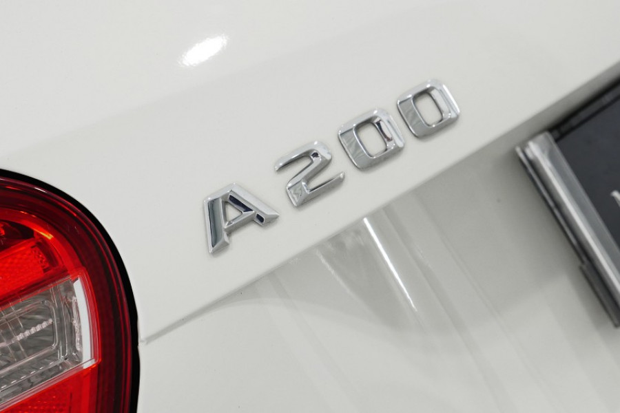 2014 Mercedes-Benz A Class W176 A200 Hatchback Image 20