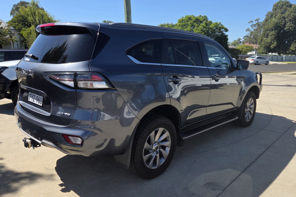 2021 Isuzu MU-X RJ LS-U SUV Image 9
