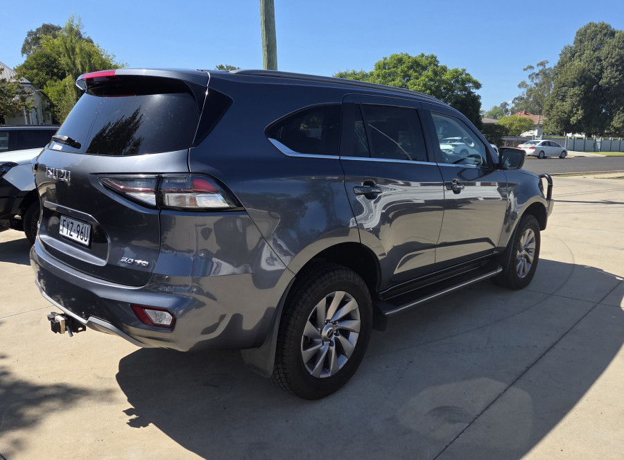 2021 Isuzu MU-X RJ LS-U SUV Image 9