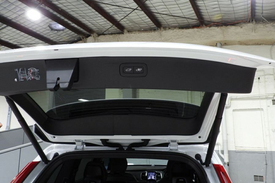 2024 MY25 Volvo XC90 L Series Ultra T8 Plug-In Hybrid SUV Image 19