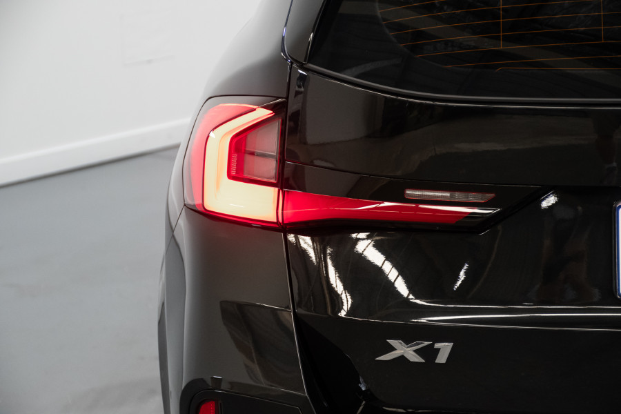 2023 BMW X1 xDrive20i M Sport SUV Image 11