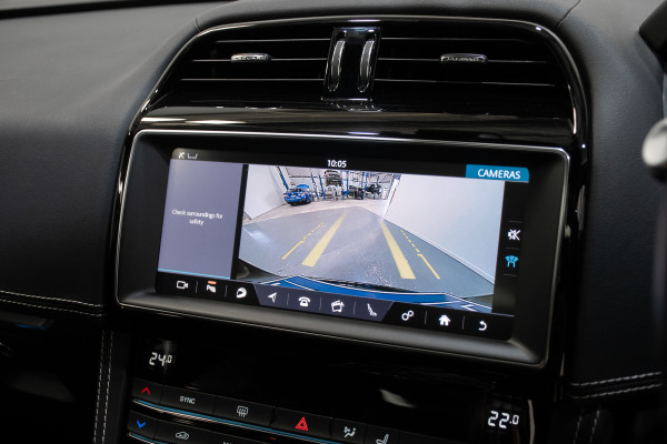 2019 Jaguar F-PACE 25t R-Sport SUV image 22