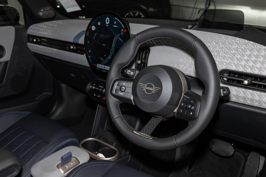 2025 MINI Cooper F65 S Favoured Hatch