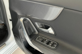 2018 Mercedes-Benz A-class W177 A200 Hatch Image 5