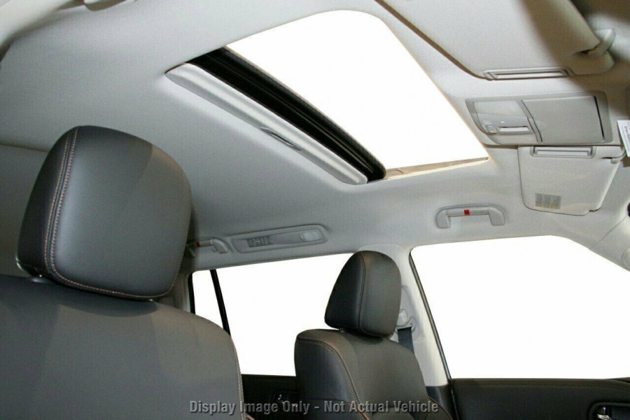 2025 MY24 Nissan Patrol Y62 Series 5 Ti-L SUV Image 12